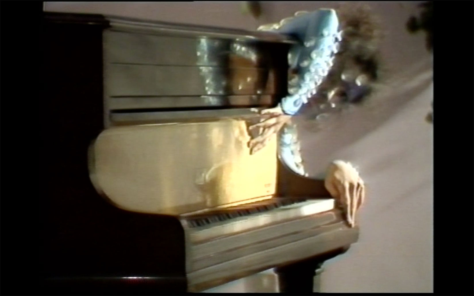 Cinzia-Ruggeri, "Per un Vestire organico", 1983, documentation of performance, milano, 1983, courtesy of the artist.