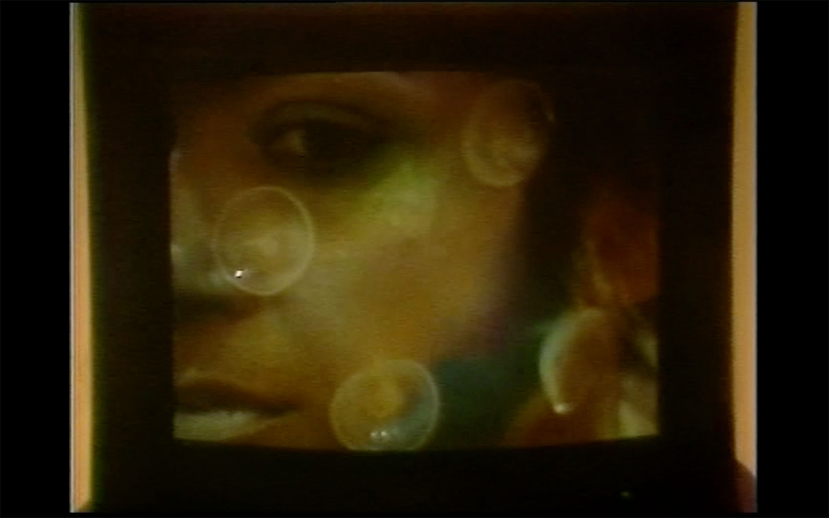 Cinzia-Ruggeri, "Per un Vestire organico", 1983, documentation of performance, milano, 1983, courtesy of the artist.