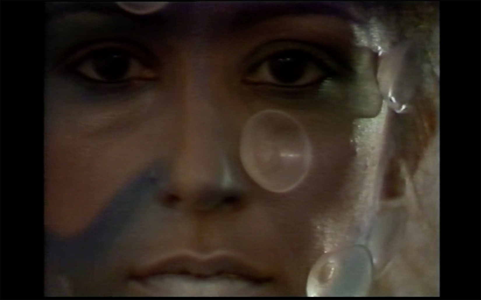 Cinzia-Ruggeri, "Per un Vestire organico", 1983, documentation of performance, milano, 1983, courtesy of the artist.