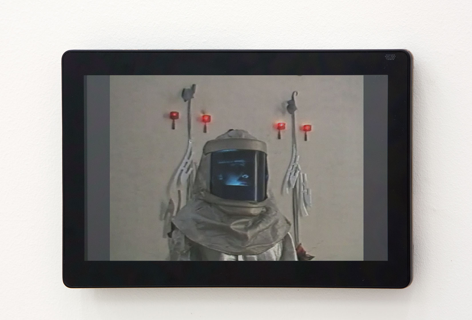 Alessandro Mendini and Anna Gili, “Nulla”, 1984, video documentation of performance, Firenze 1984